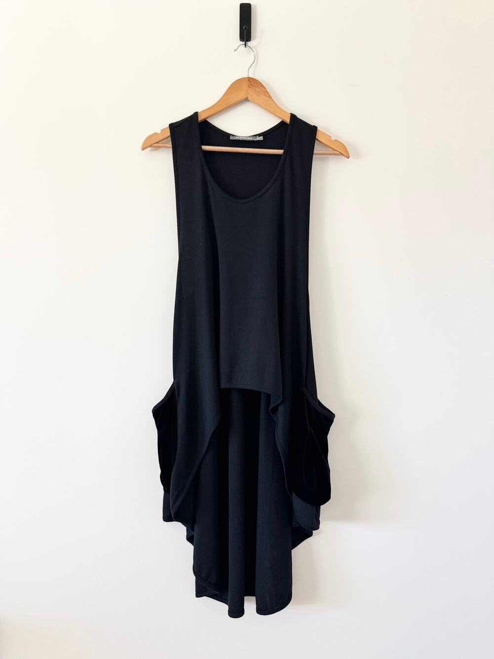 Alembika Sleeveless Tunic Top in Black with Pockets